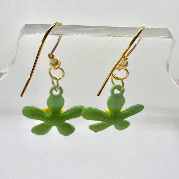 Green and Yellow Flower Earrings - 90s Dangle Earrings - Hippie Earrings - Picture 4 of 9